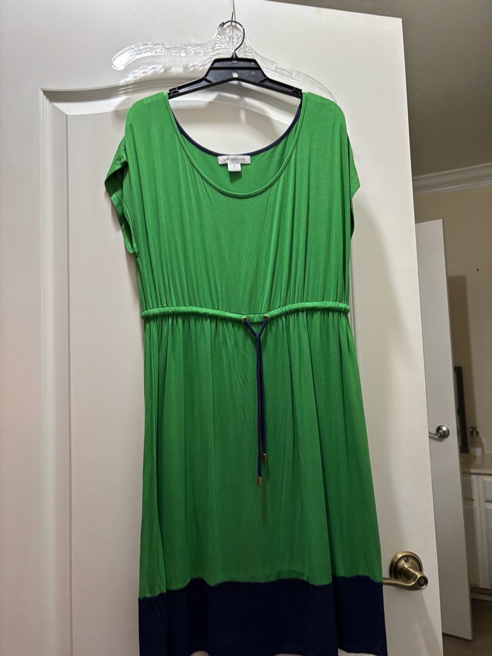 Green Contrast-Hem Women's Dress with Drawstring Waist